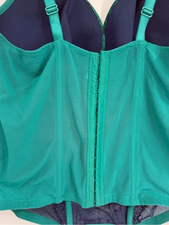 Cacique Women’s Corset Green Snake-Print Lace & Mesh Bustier Size 22/24 - Picture 2 of 7
